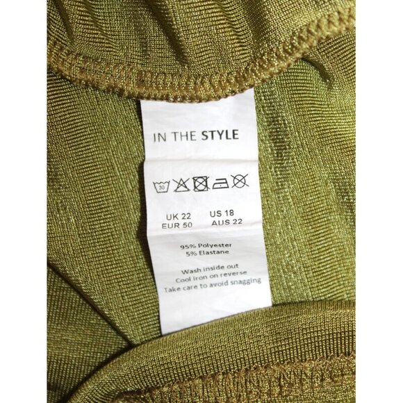 ASOS In The Style Plus, Ruched Detail Midi Skirt in Green (18) - Picture 9 of 12